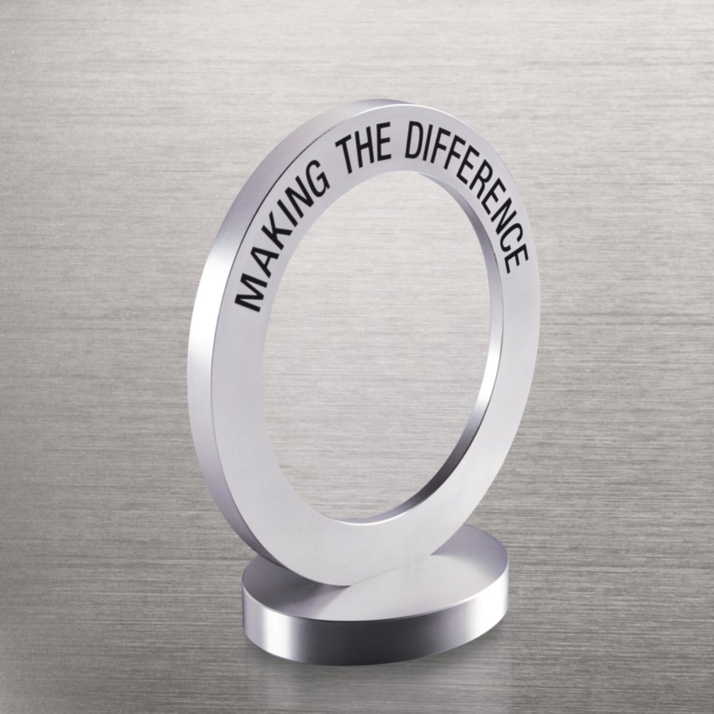 Radiant Ring Trophy - Making the Difference SIDE