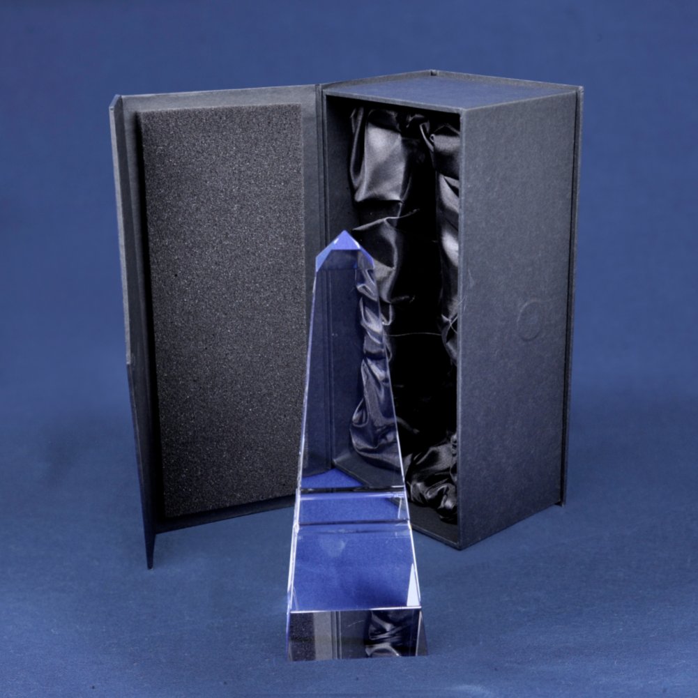 Majestic Monument Trophy BOX
