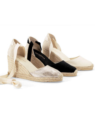 Lace-up espadrilles.