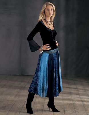 Printed tier skirt.