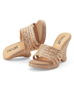The proper raffia wedge.