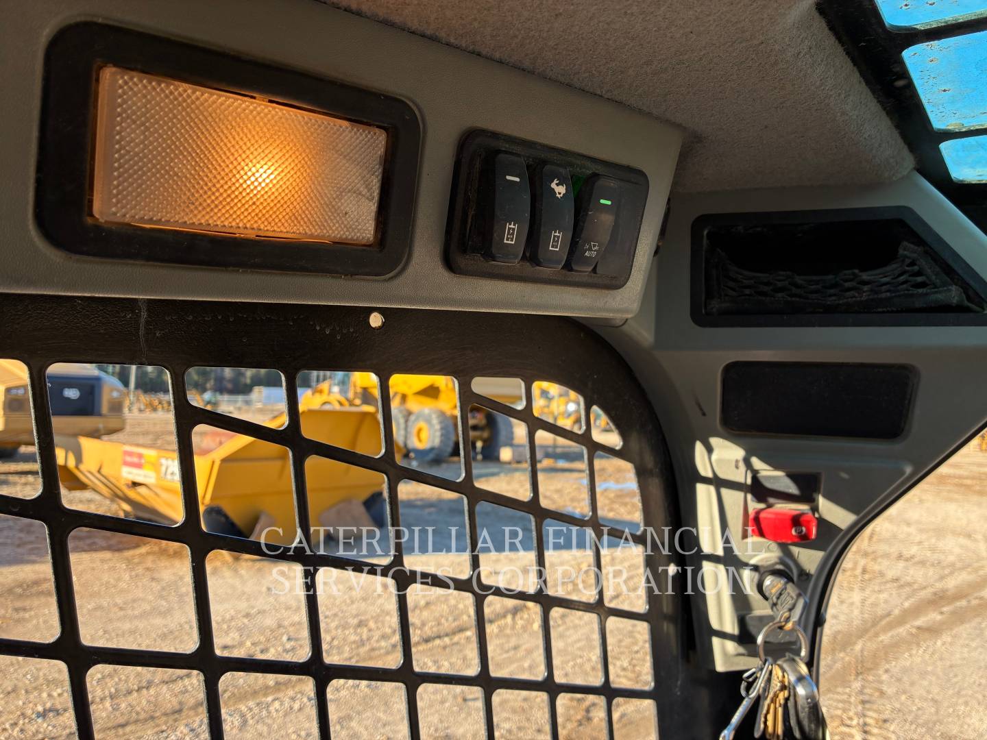 2022 CAT 299D3 - FORKS & BUCKET - 23