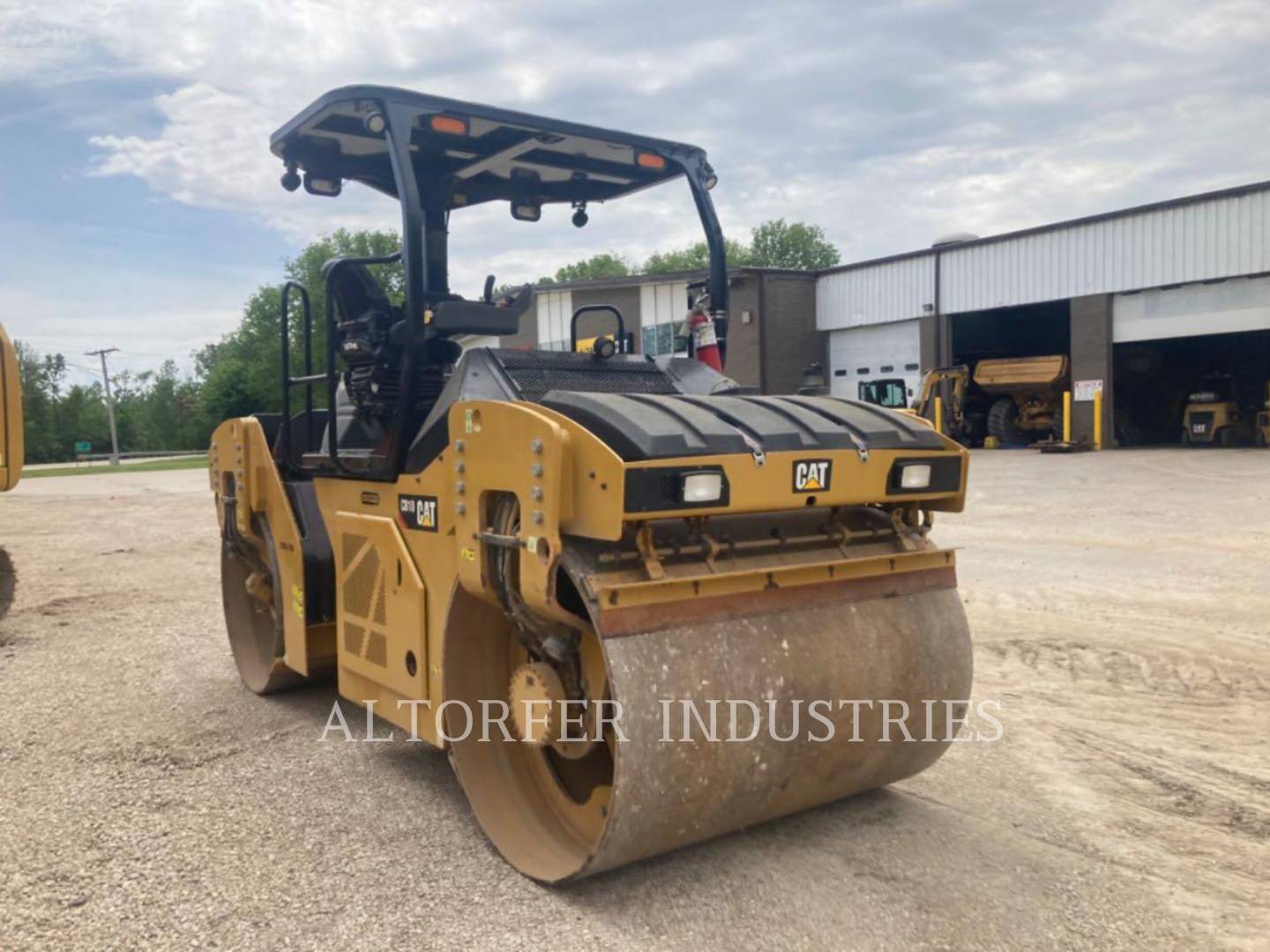 Photo of a  Caterpillar CB10