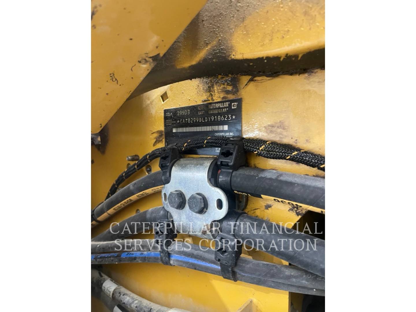 2023 CAT 299D3 - 11