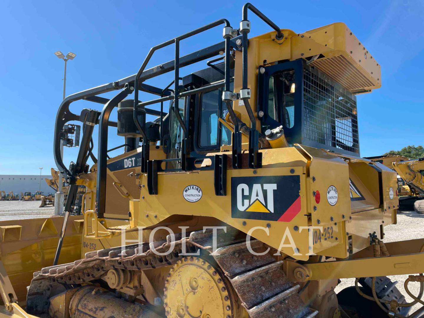 Photo of a  Caterpillar D6T