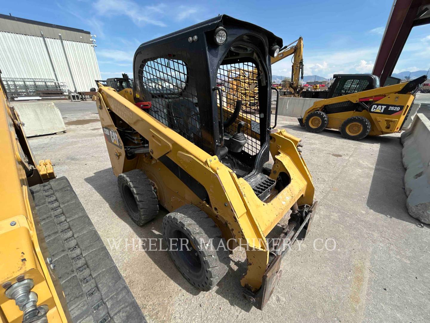 Photo of a  Caterpillar 236D C1-H2