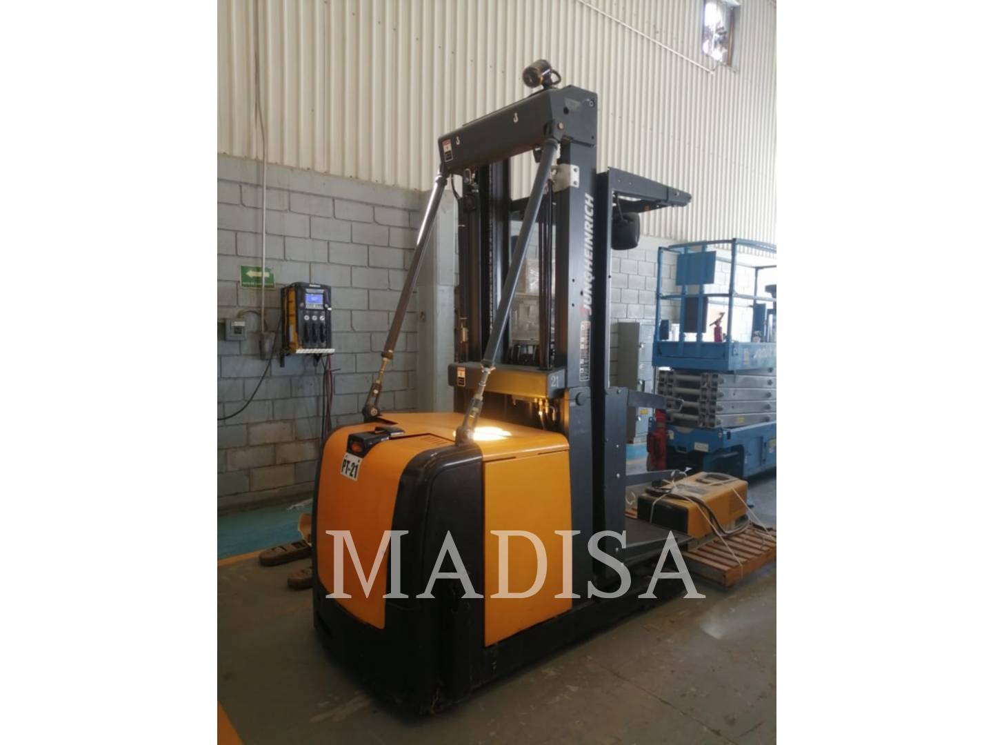 Photo of a  Cat Lift Trucks EKS308