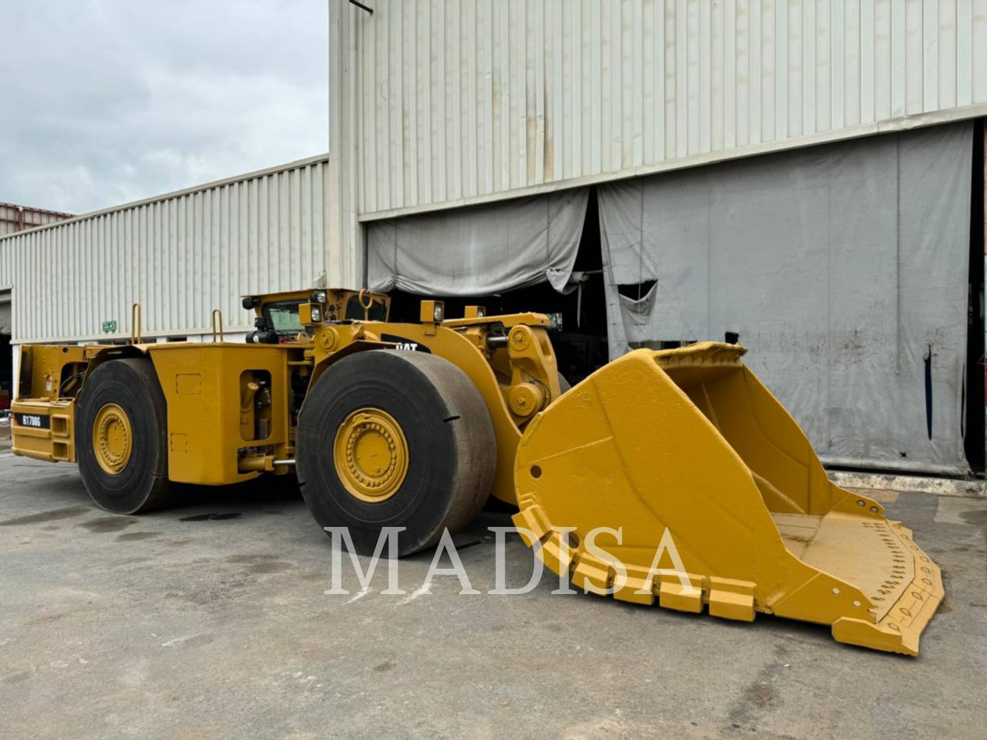 Photo of a  Caterpillar R1700G