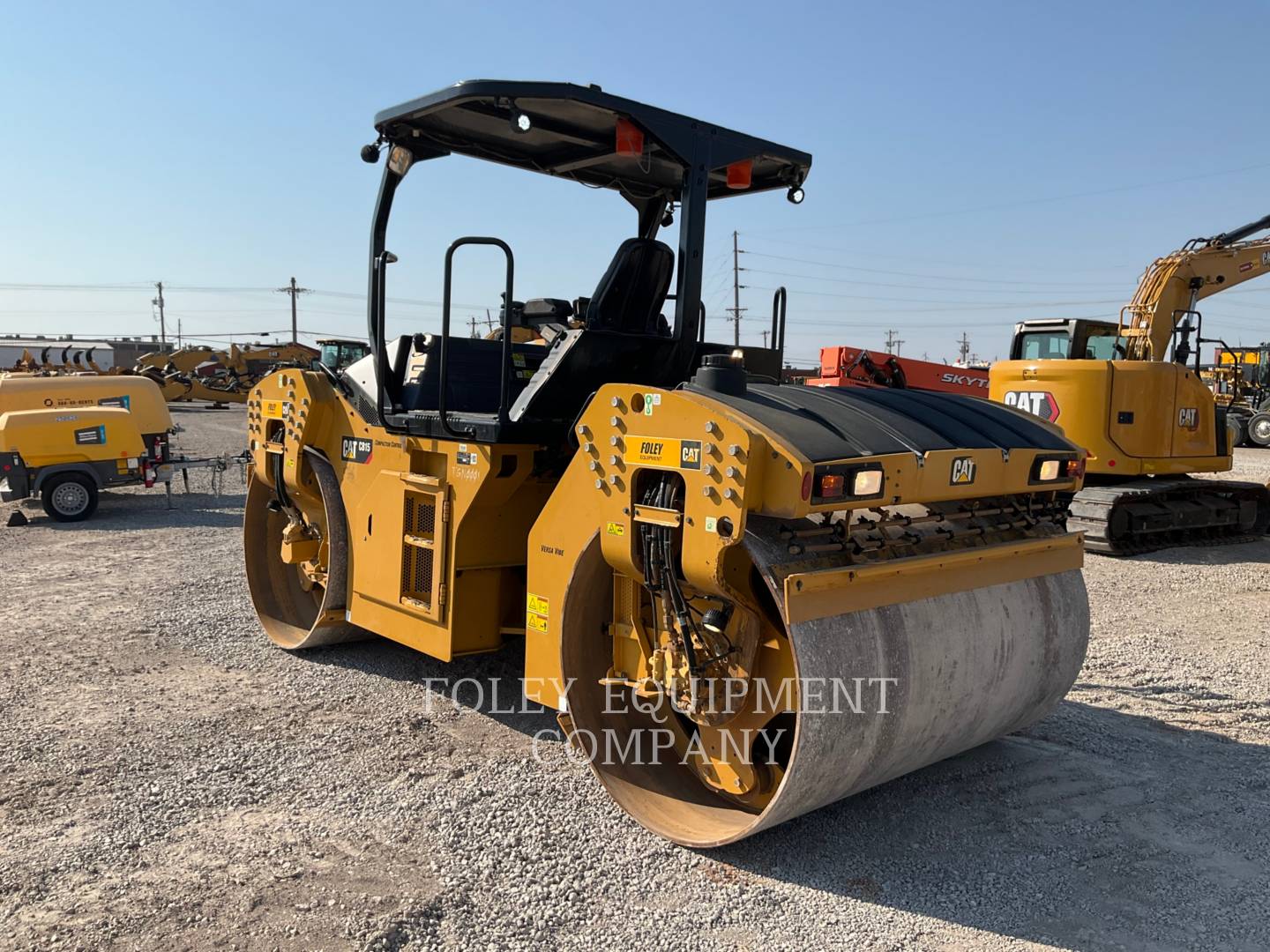 Photo of a  Caterpillar CB15-01