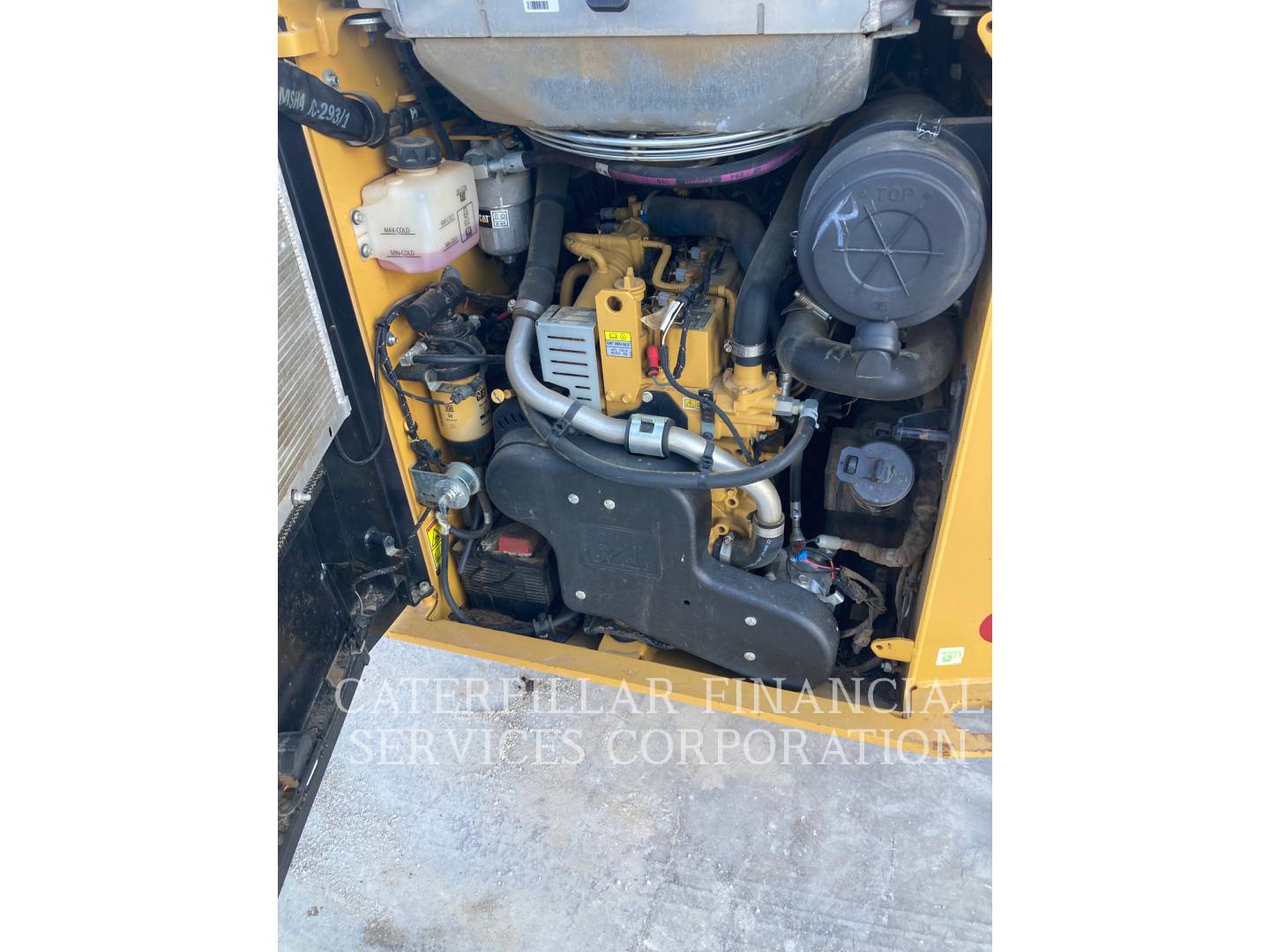 2023 CAT 259D3 - EMISSIONS_PLATE