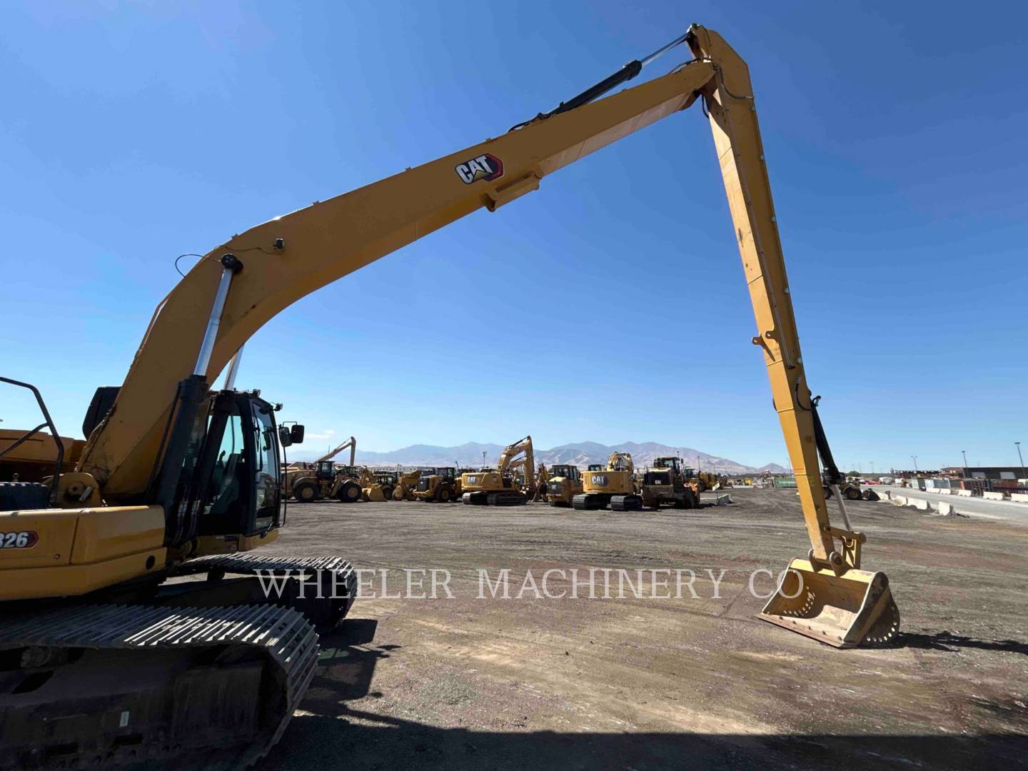 Photo of a  Caterpillar 326 LR