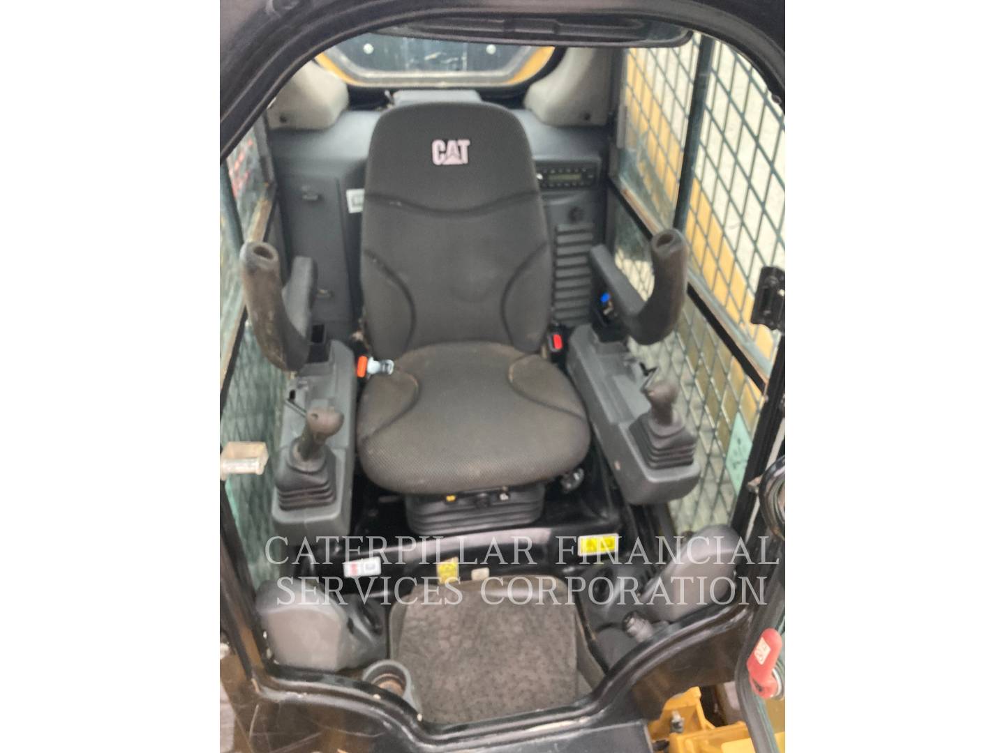 2022 CAT 299D3 - 19