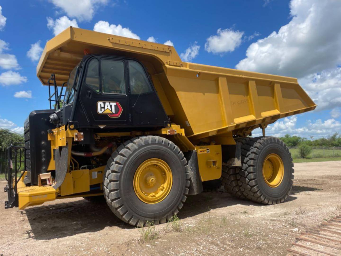 HOLT CAT - Used Equipment Listings - OFF HIGHWAY TRUCKS Listings