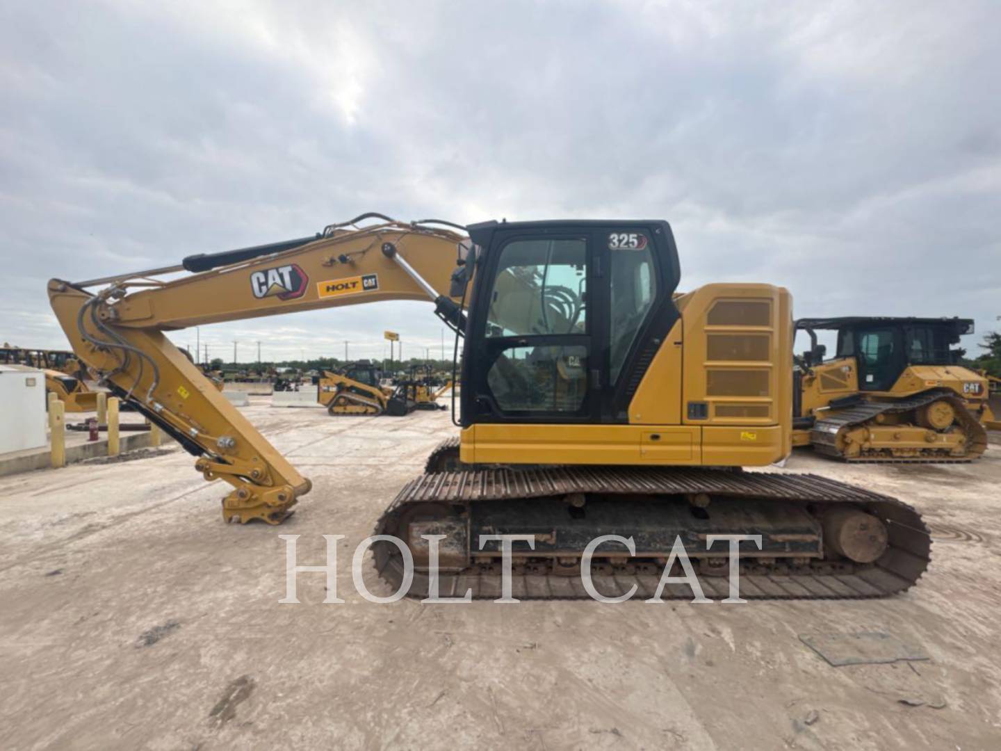 Photo of a  Caterpillar 325 TC