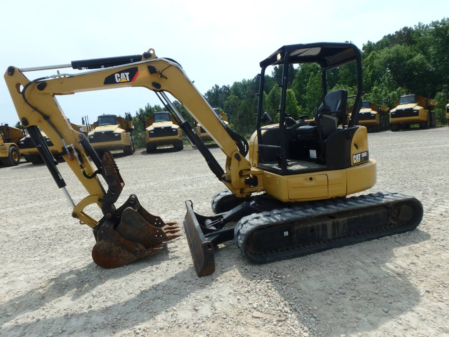 new-cat-305-5e-cr-hydraulic-excavator-for-sale-whayne-cat