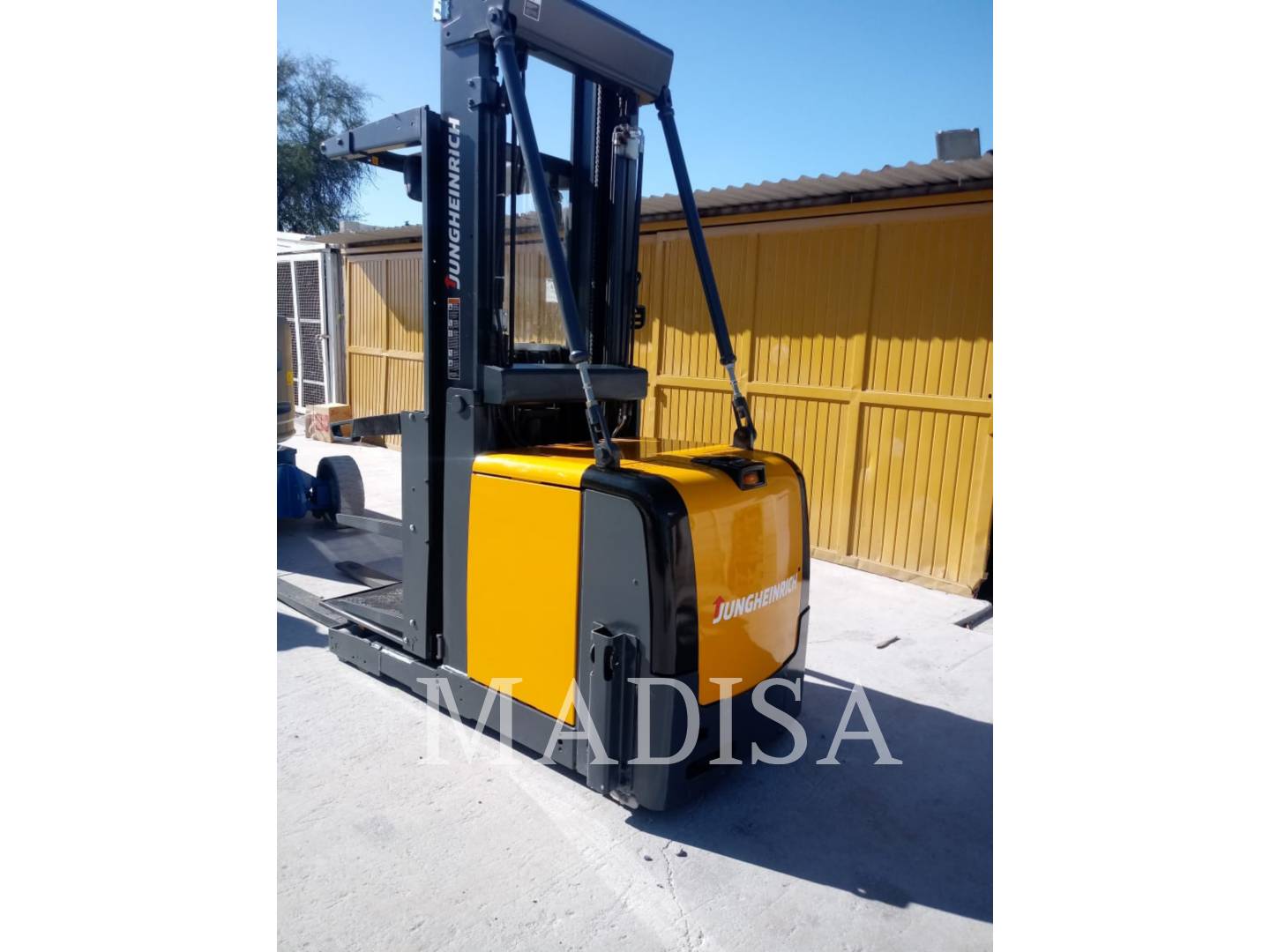 Photo of a  Cat Lift Trucks EKS308