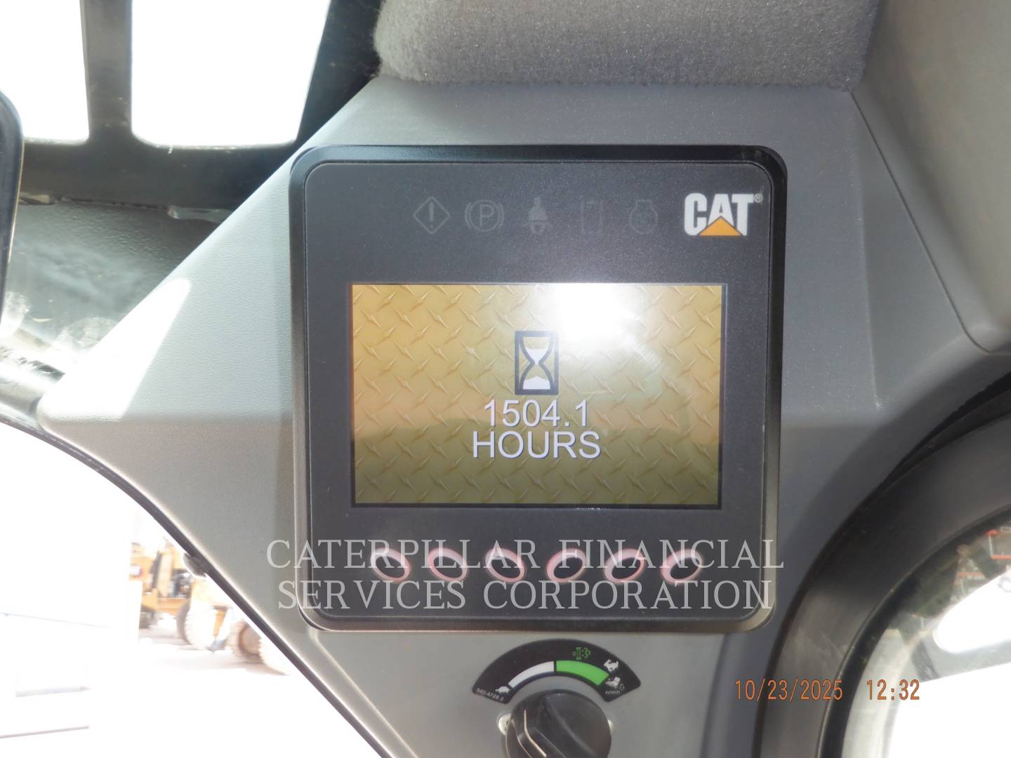 2023 CAT 299D3 - SERIAL_NUMBER_PLATE