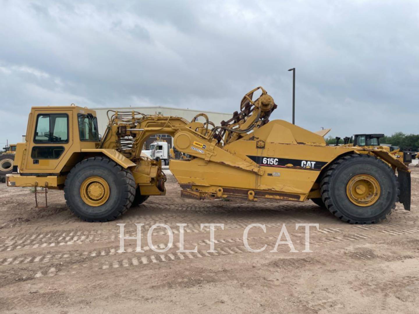 Photo of a  Caterpillar 615CII