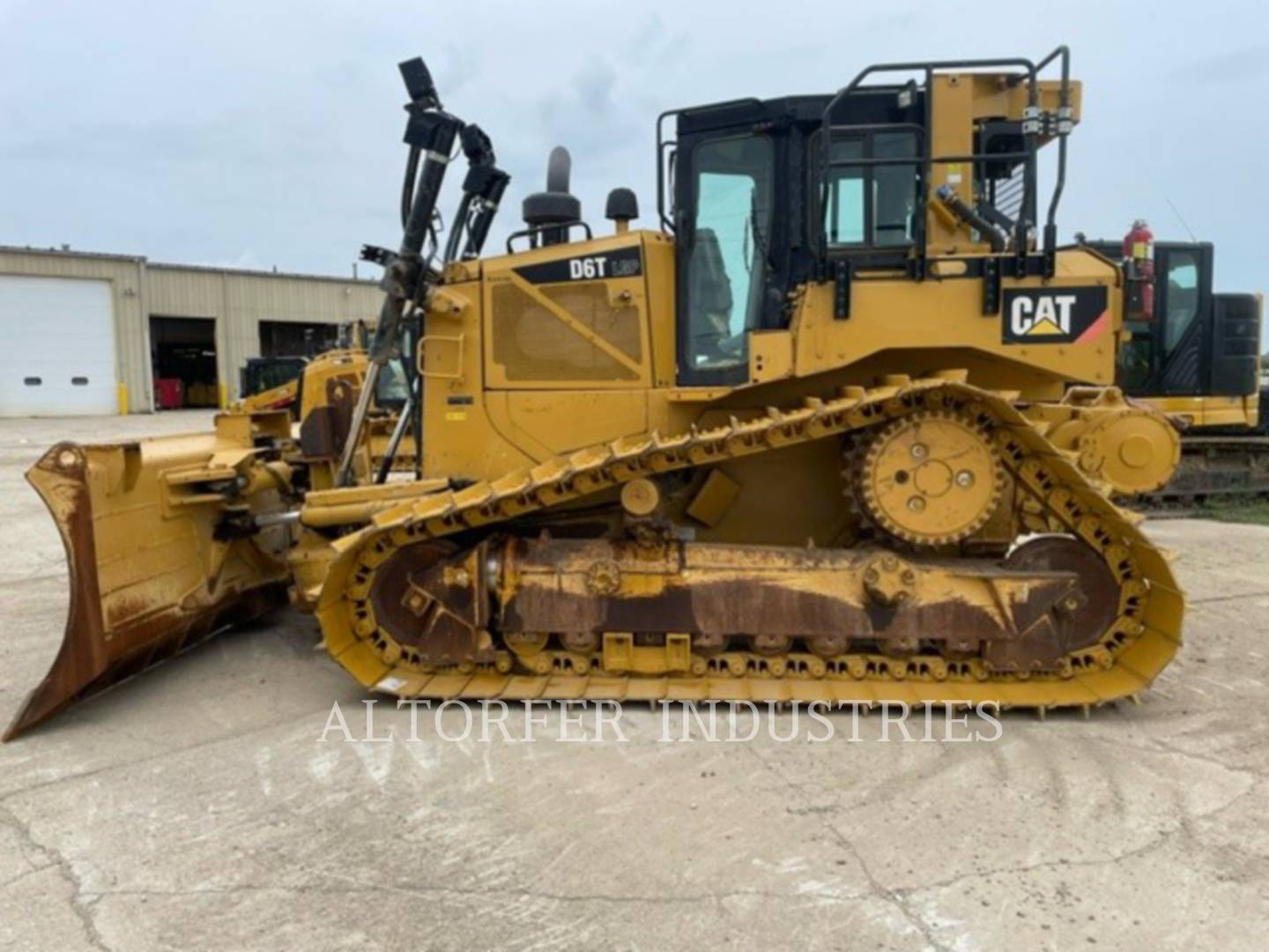 Photo of a  Caterpillar D6T LGPPAT