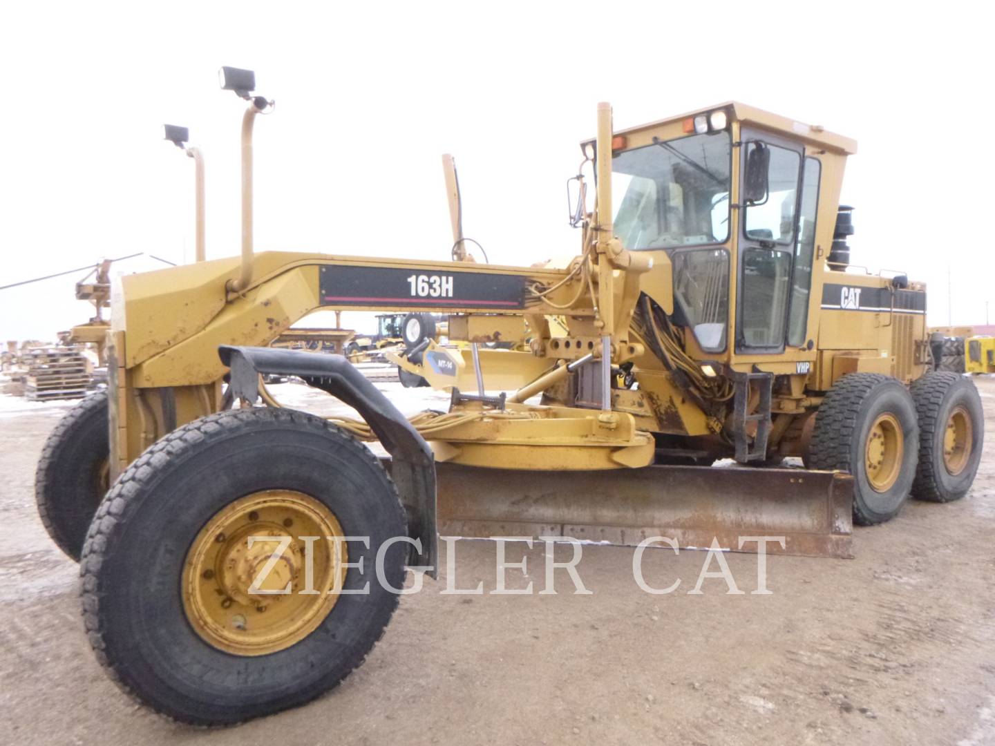 1998 CAT 163H