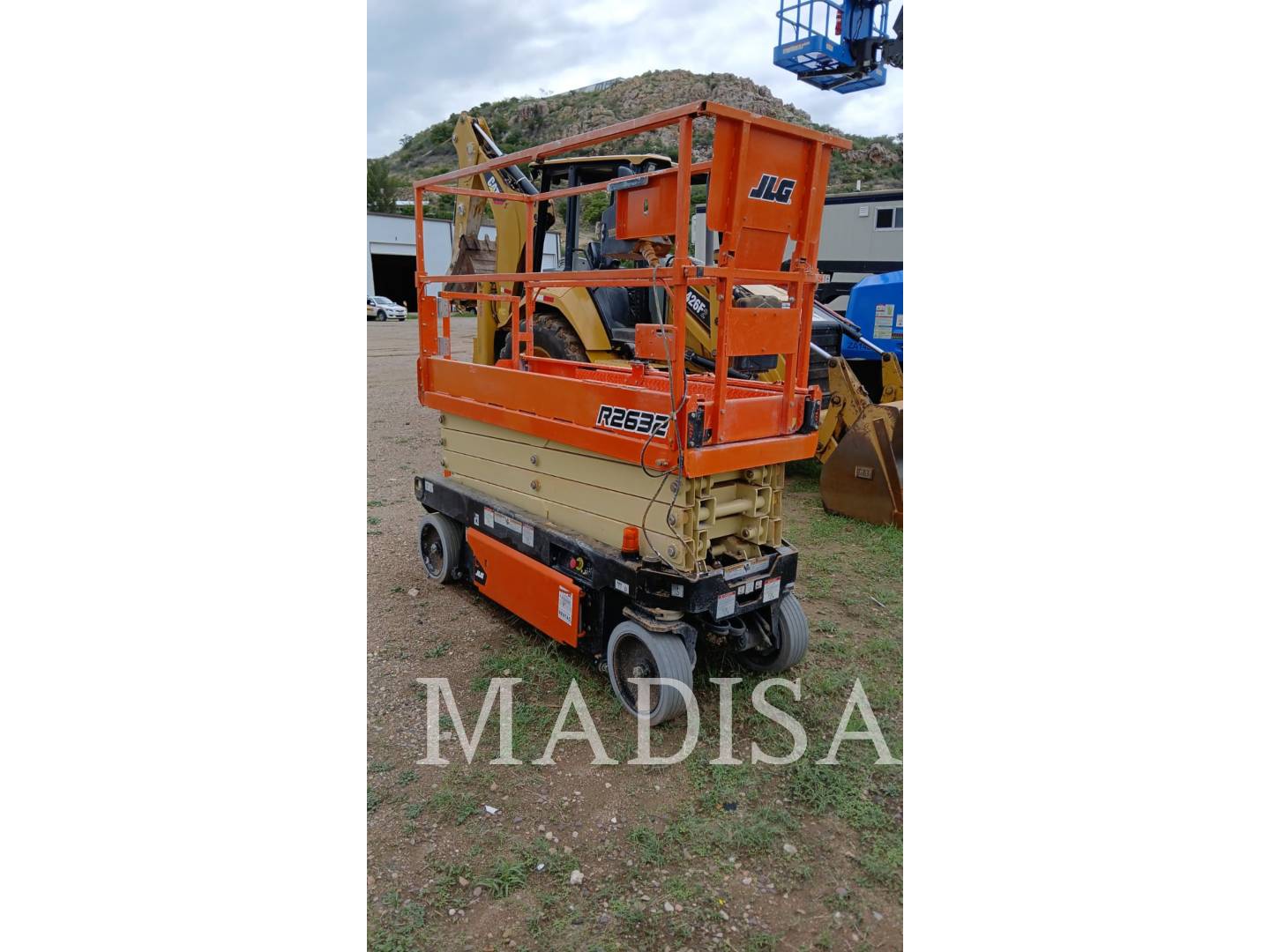 Photo of a  JLG R2632