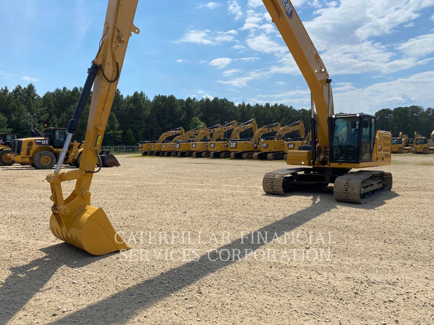 2020 Cat 32607