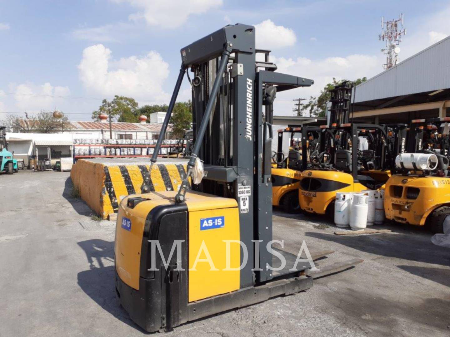 Photo of a  Cat Lift Trucks EKS308