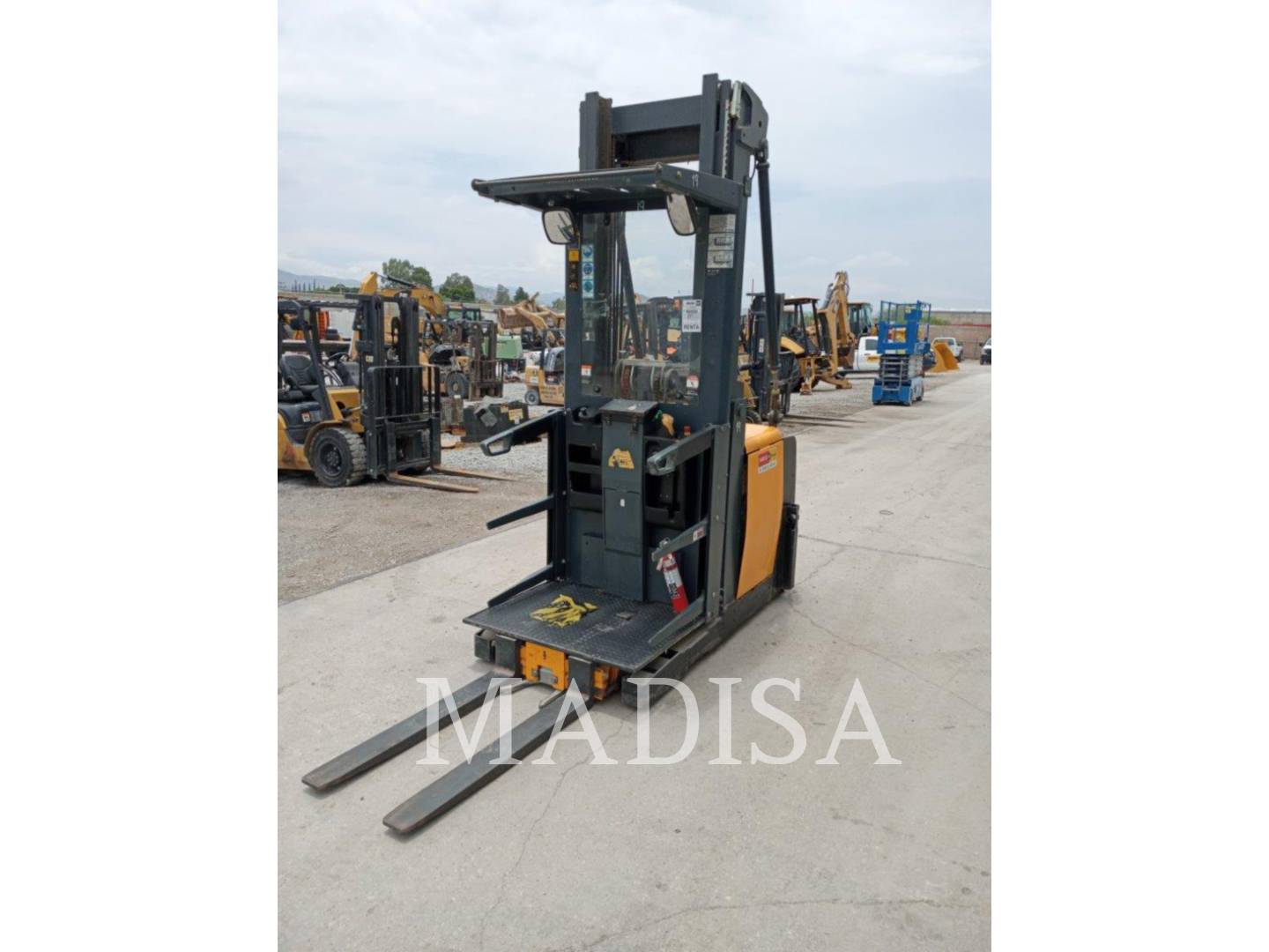 Photo of a  Cat Lift Trucks EKS308