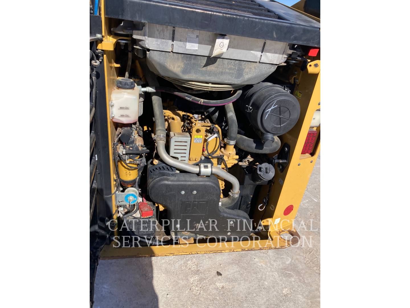 2024 CAT 259D3 - EMISSIONS_PLATE