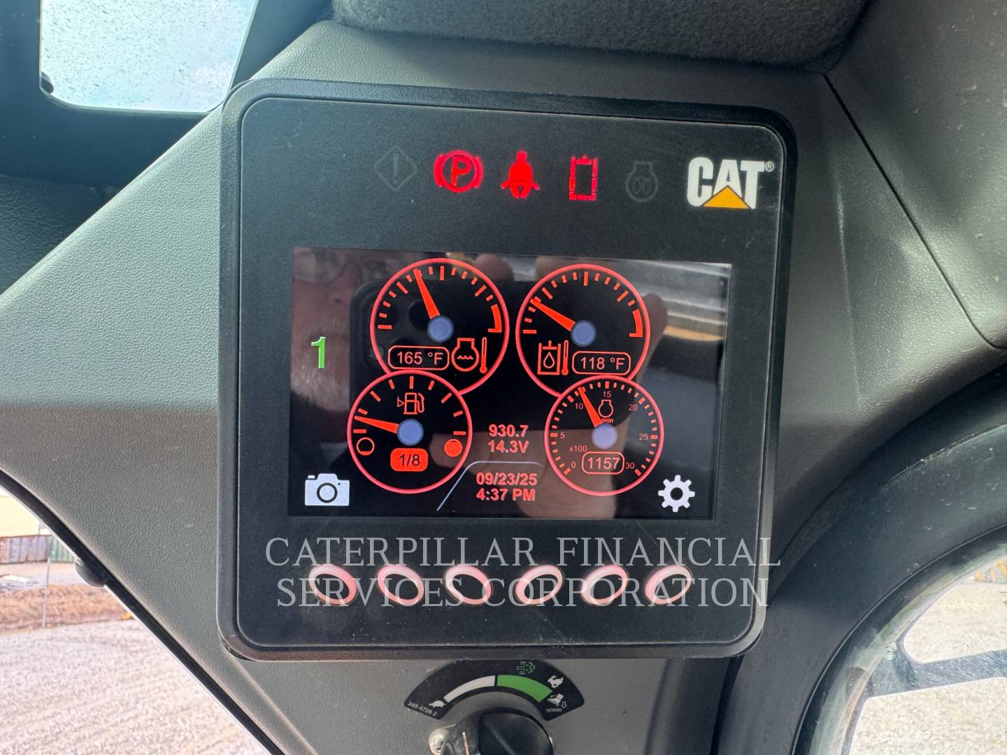 2023 CAT 289D3 - SERIAL_NUMBER_PLATE