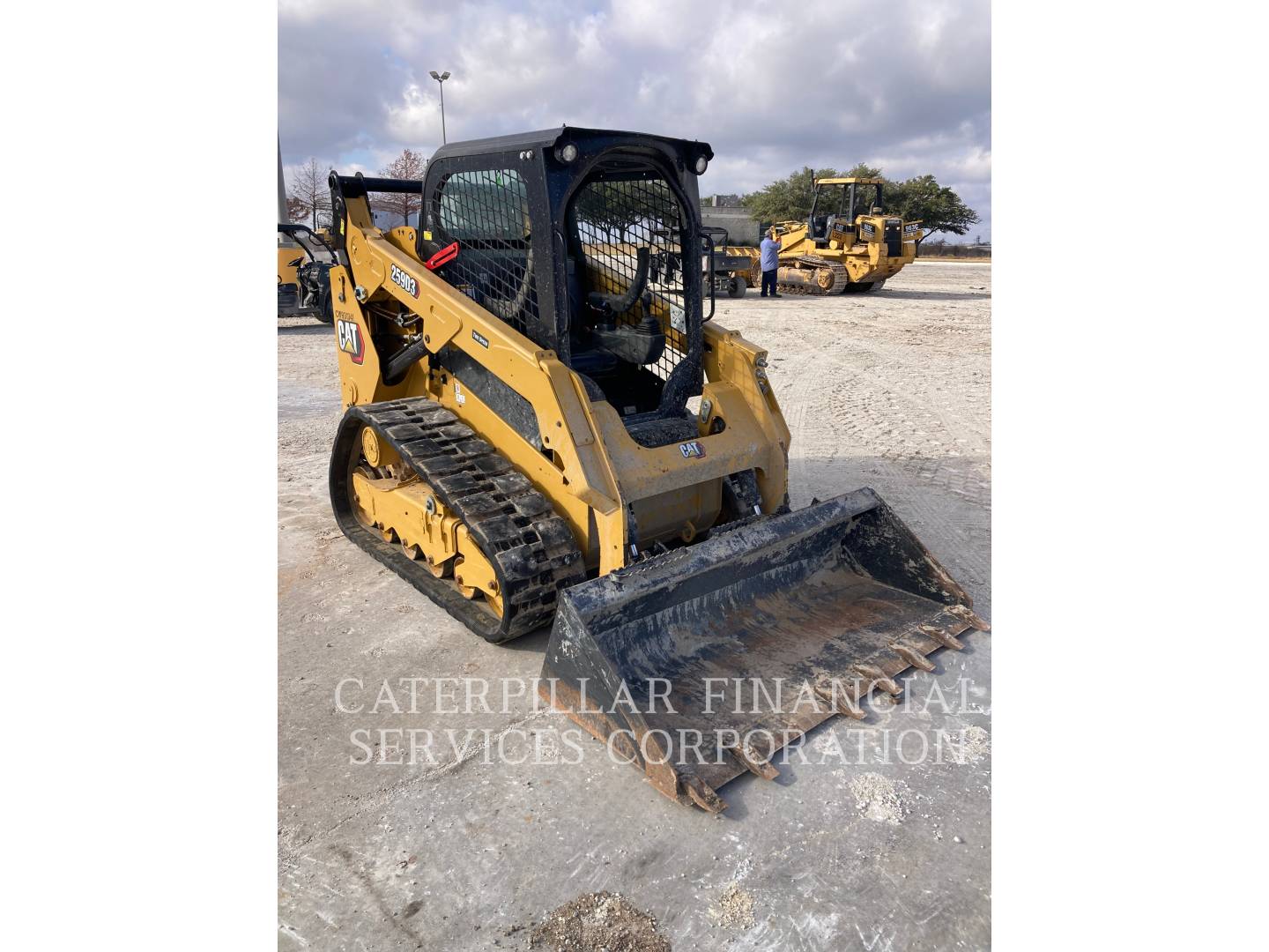 2024 CAT 259D3 - RIGHT_REAR