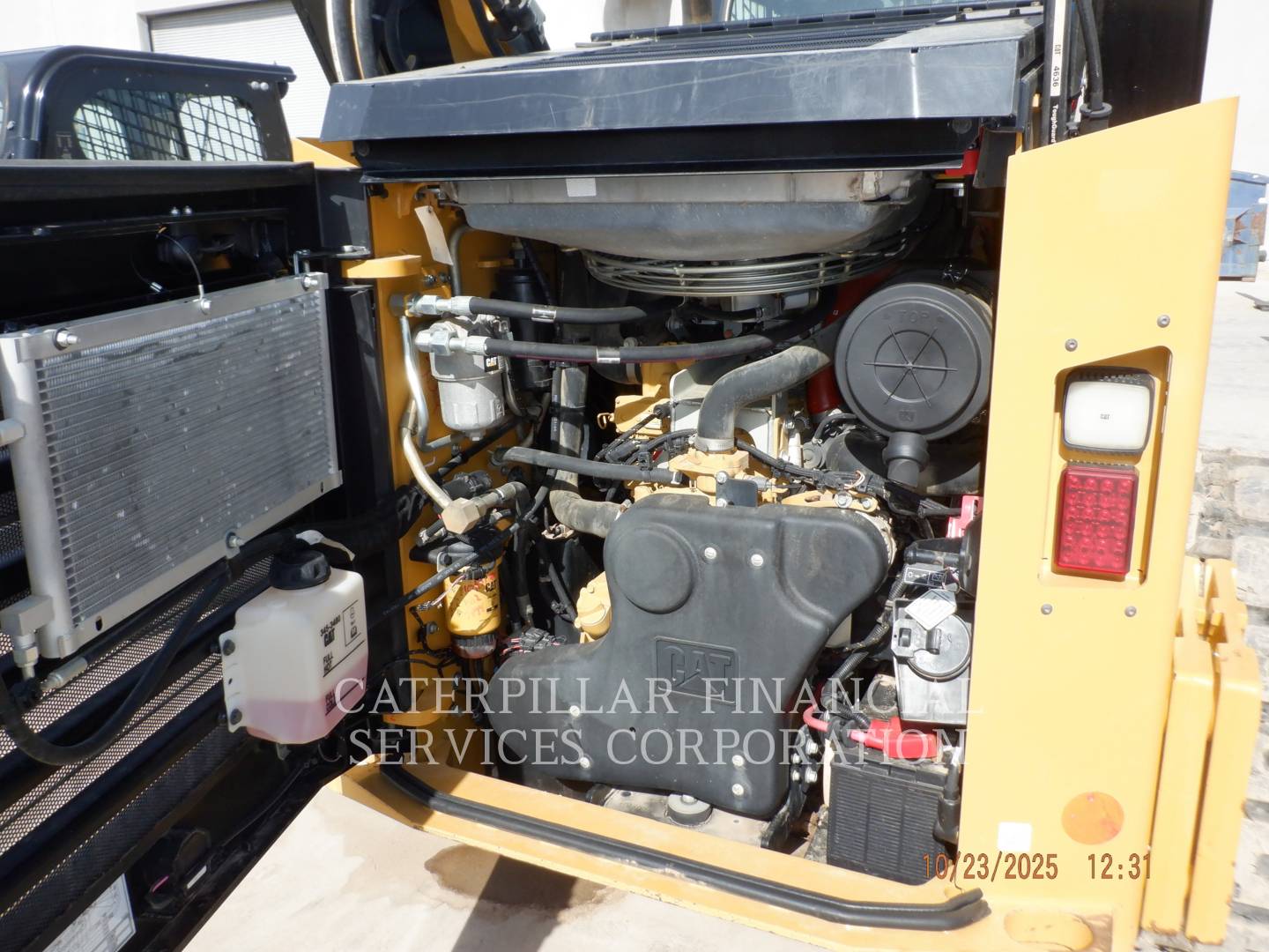 2023 CAT 299D3 - EMISSIONS_PLATE