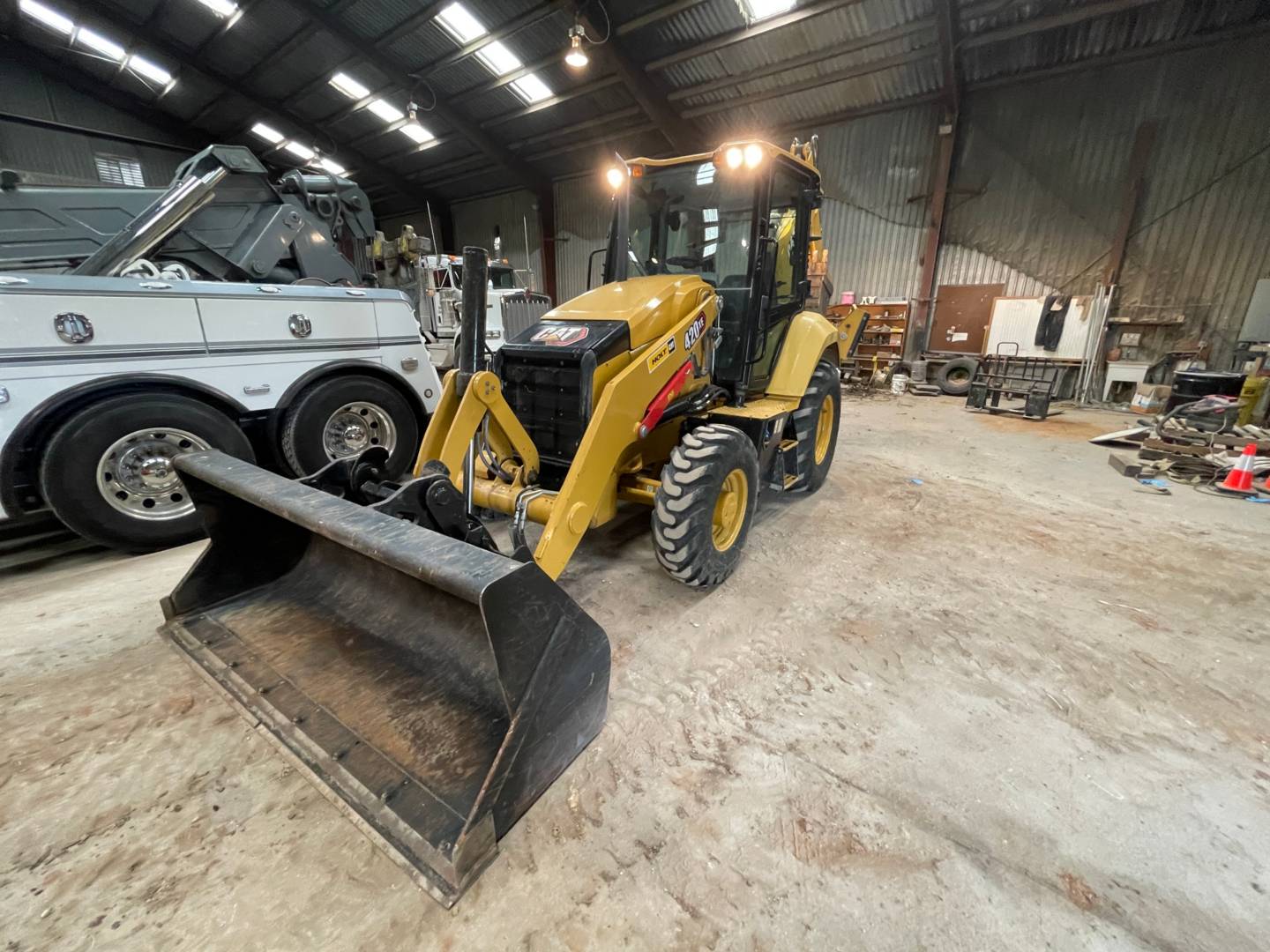 HOLT CAT - Used Equipment Listings - BACKHOE LOADER Listings