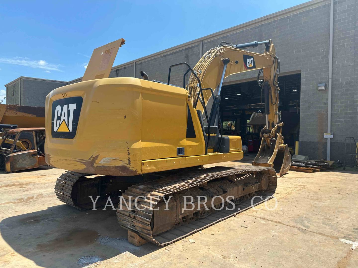 2019 CAT 320 HTH