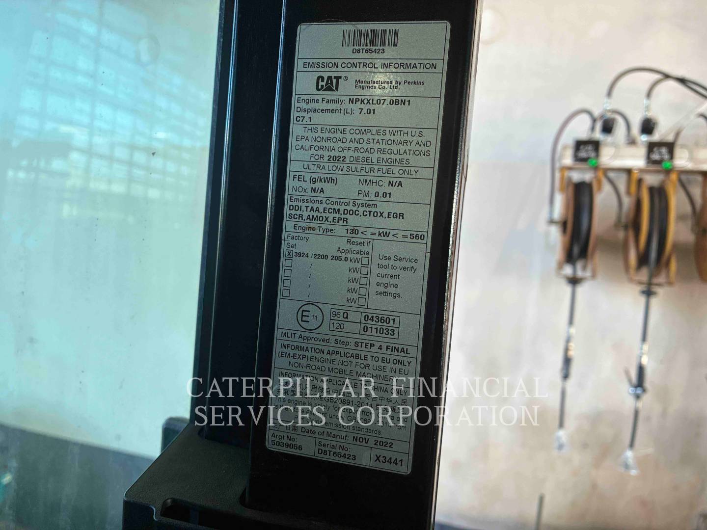 2023 CAT 33007 - 9