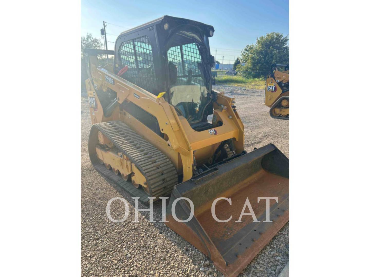 2023 CAT 259D3 C3H2 - RIGHT_FRONT