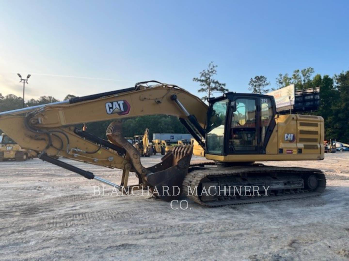2020 Cat 323
