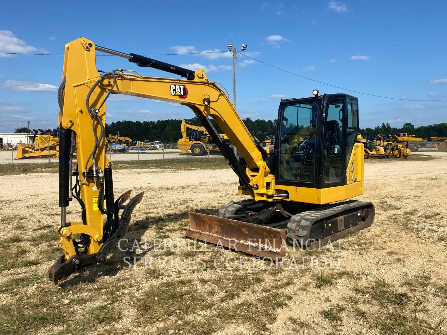 2022 Cat 30607CR