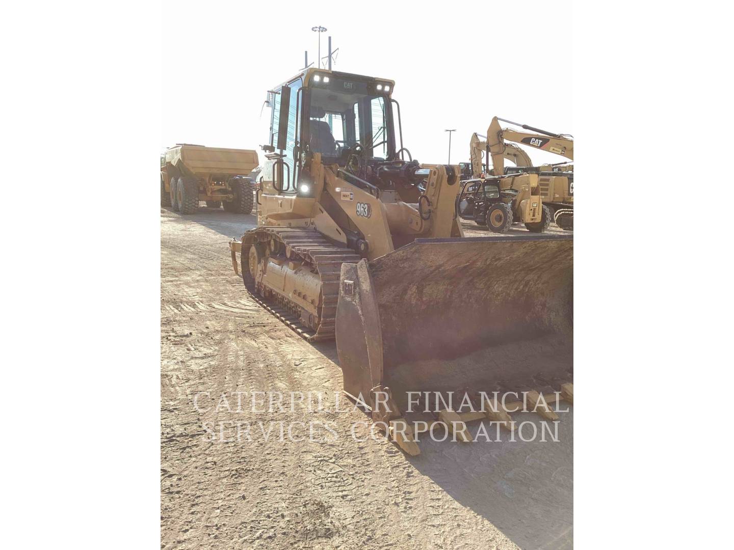 2023 CAT 963-12 - RIGHT_REAR