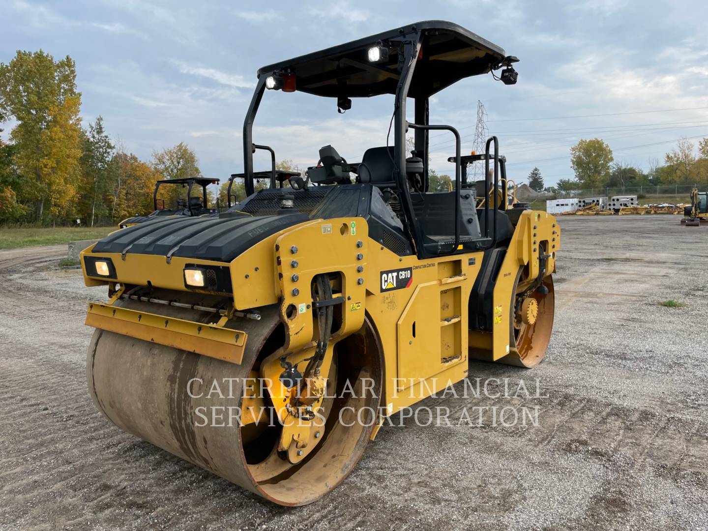 2019 Cat CB10