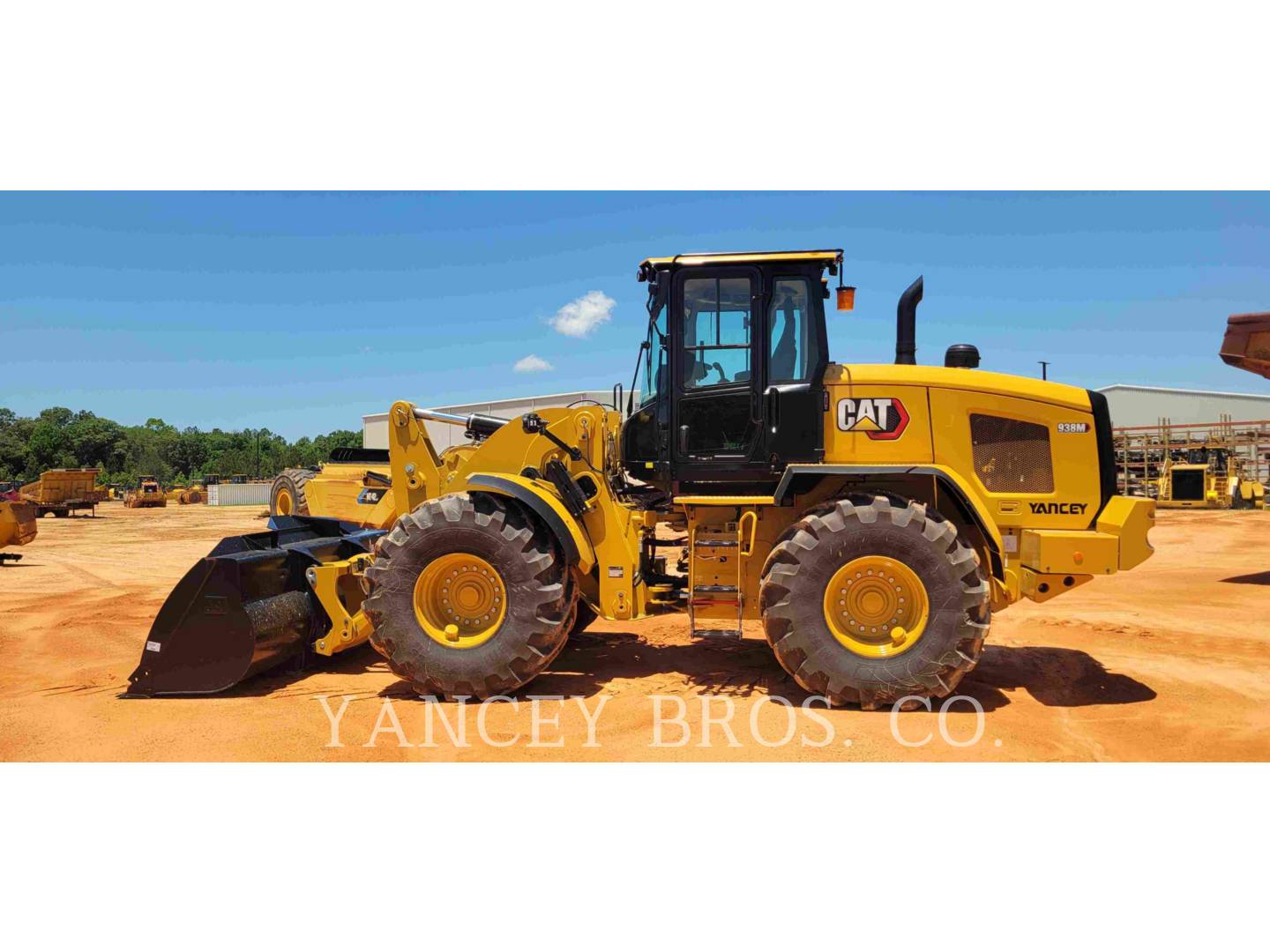 2023 CAT 938M
