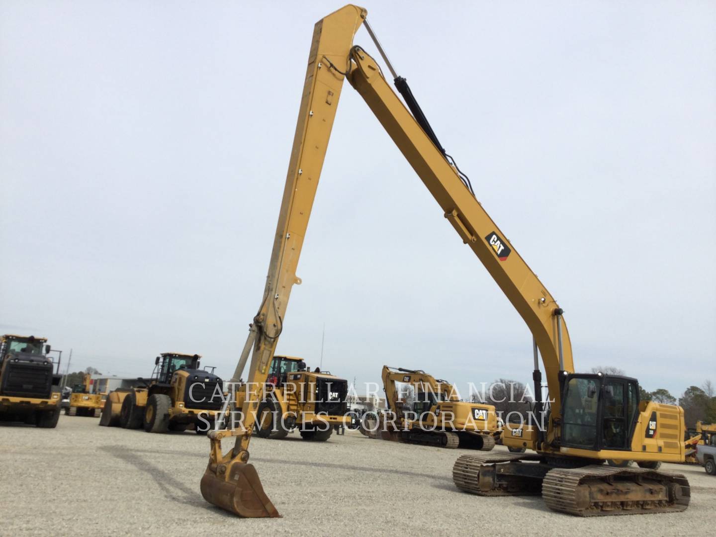 2019 Cat 33007