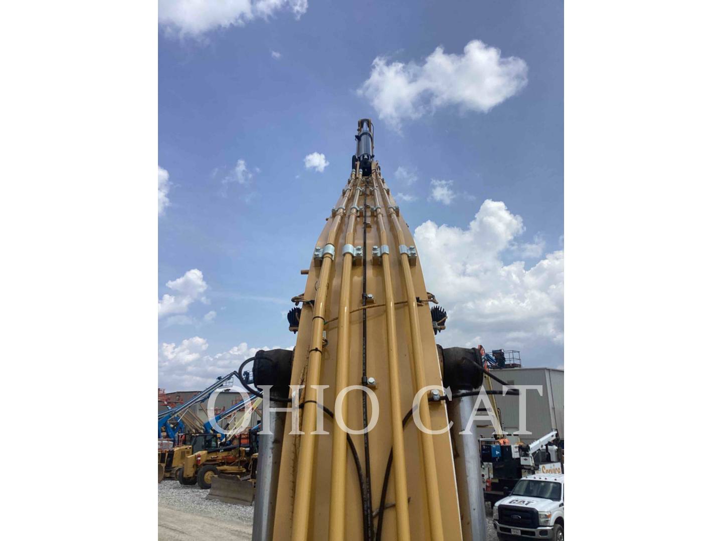 2019 CAT 326 SLR - 11