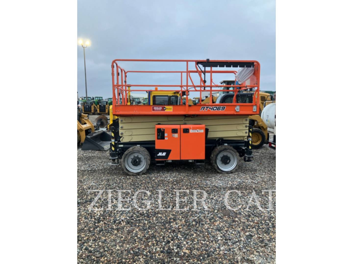 2022 JLG INDUSTRIES, INC. RT4069