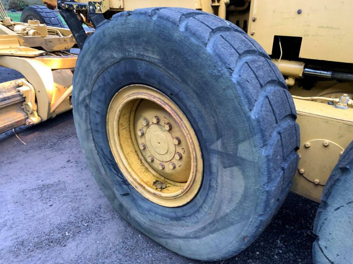 1989 Cat 140G Tractor & Equipment Co.