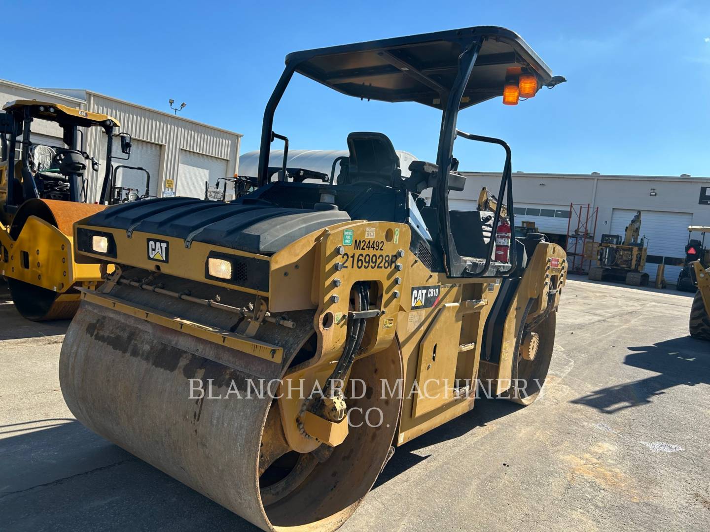 2019 Cat CB10