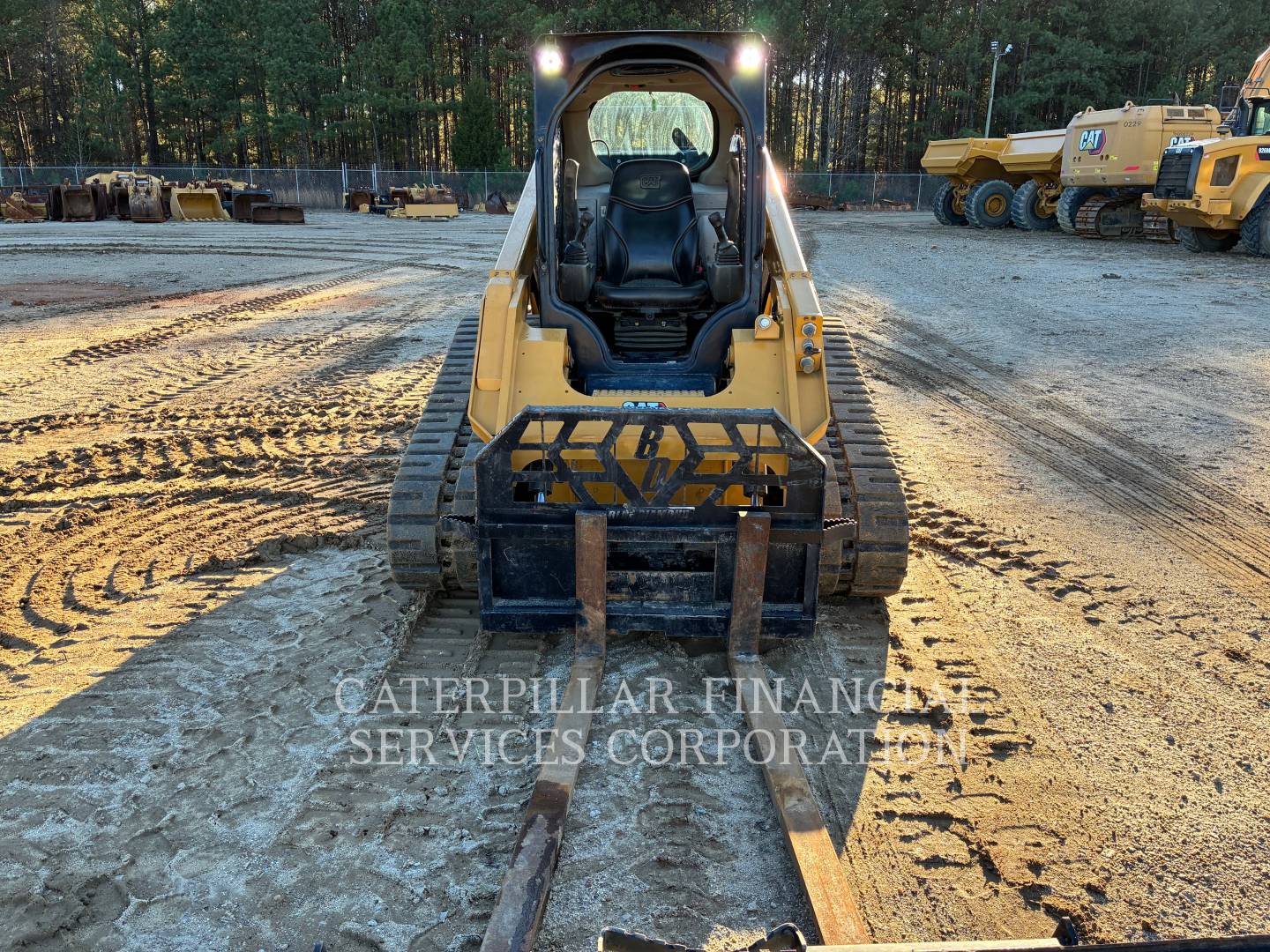 2022 CAT 299D3 - FORKS & BUCKET - 9