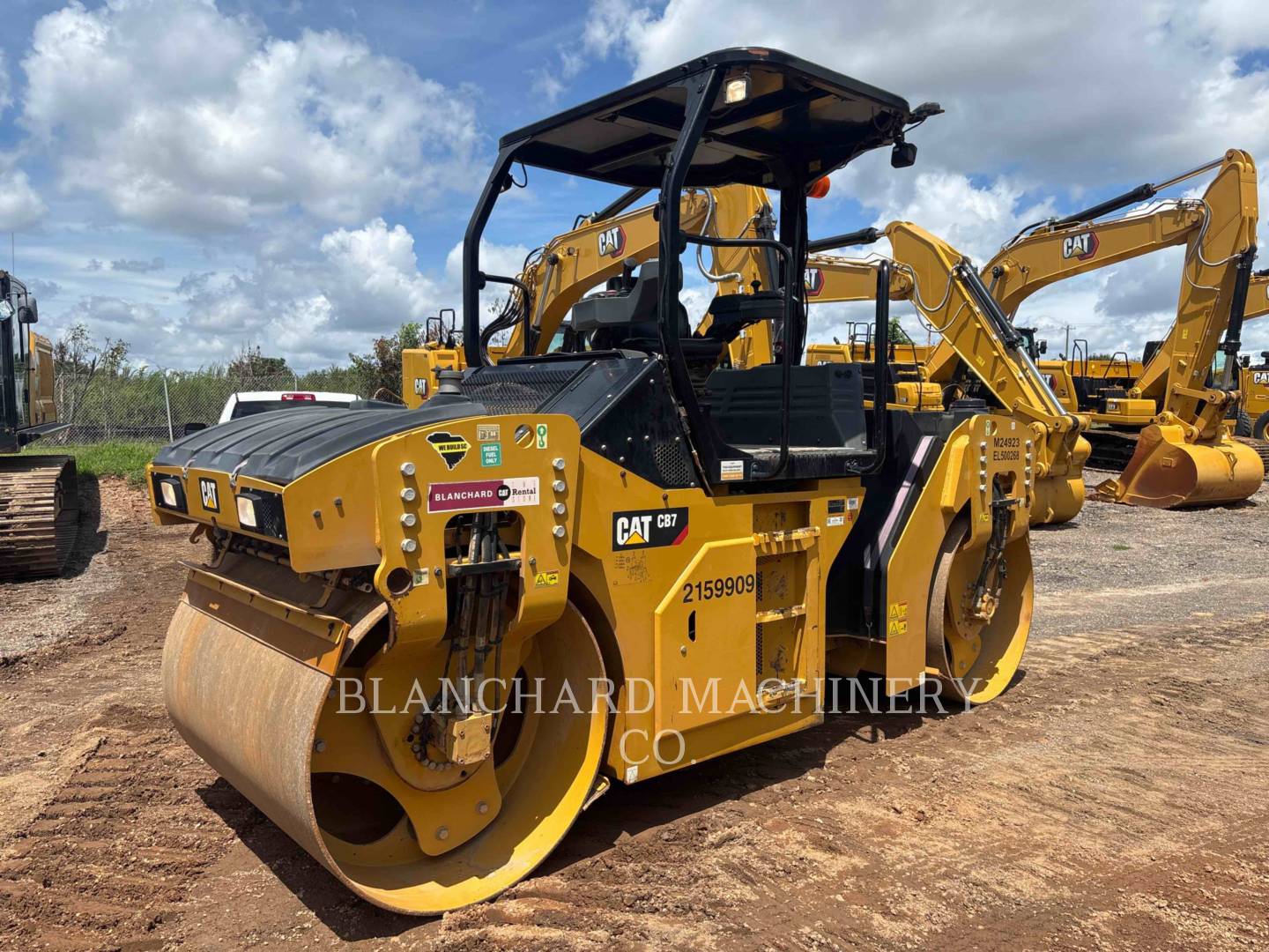 2019 Cat CB7