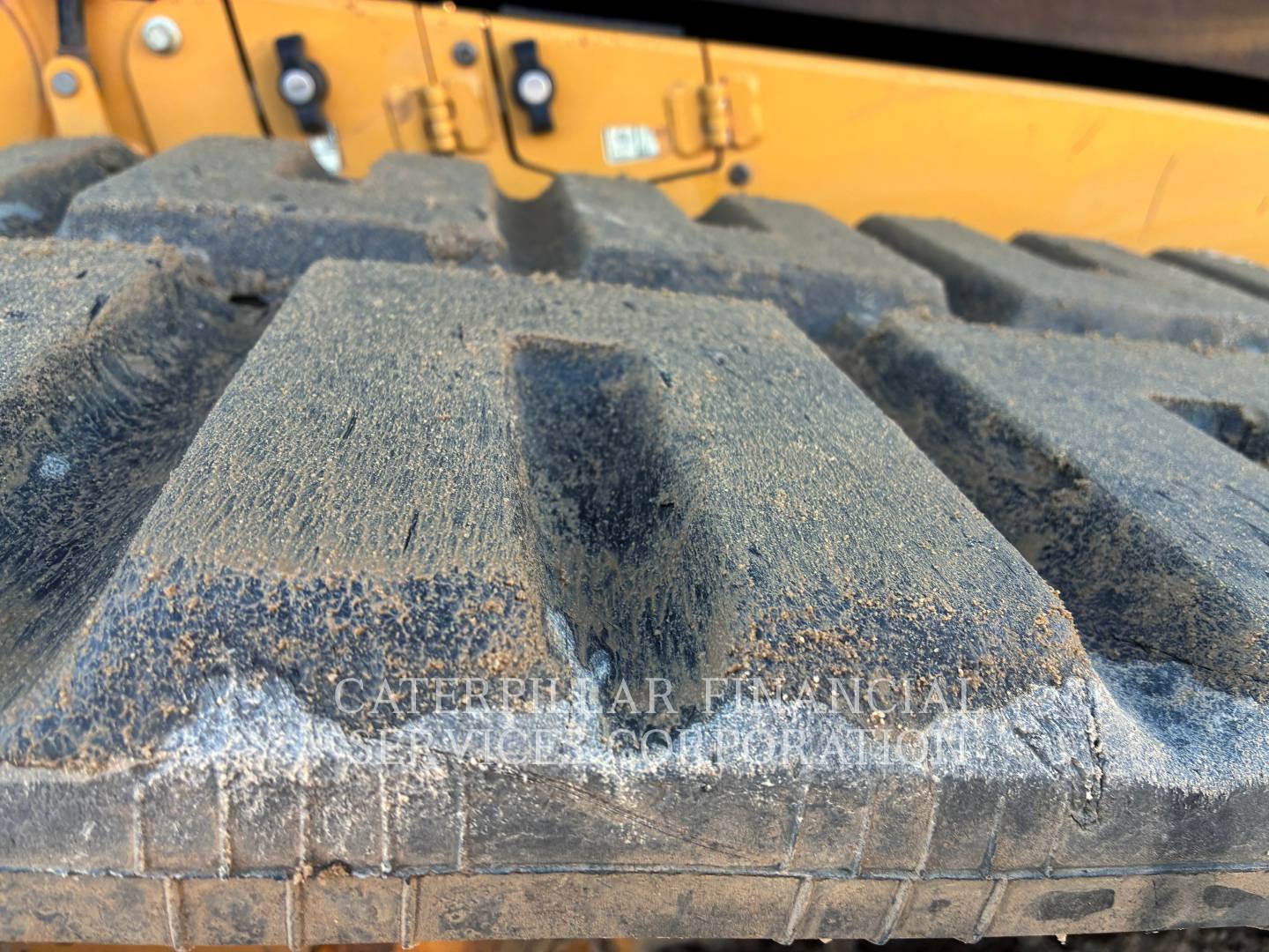 2022 CAT 299D3 - FORKS & BUCKET - 12