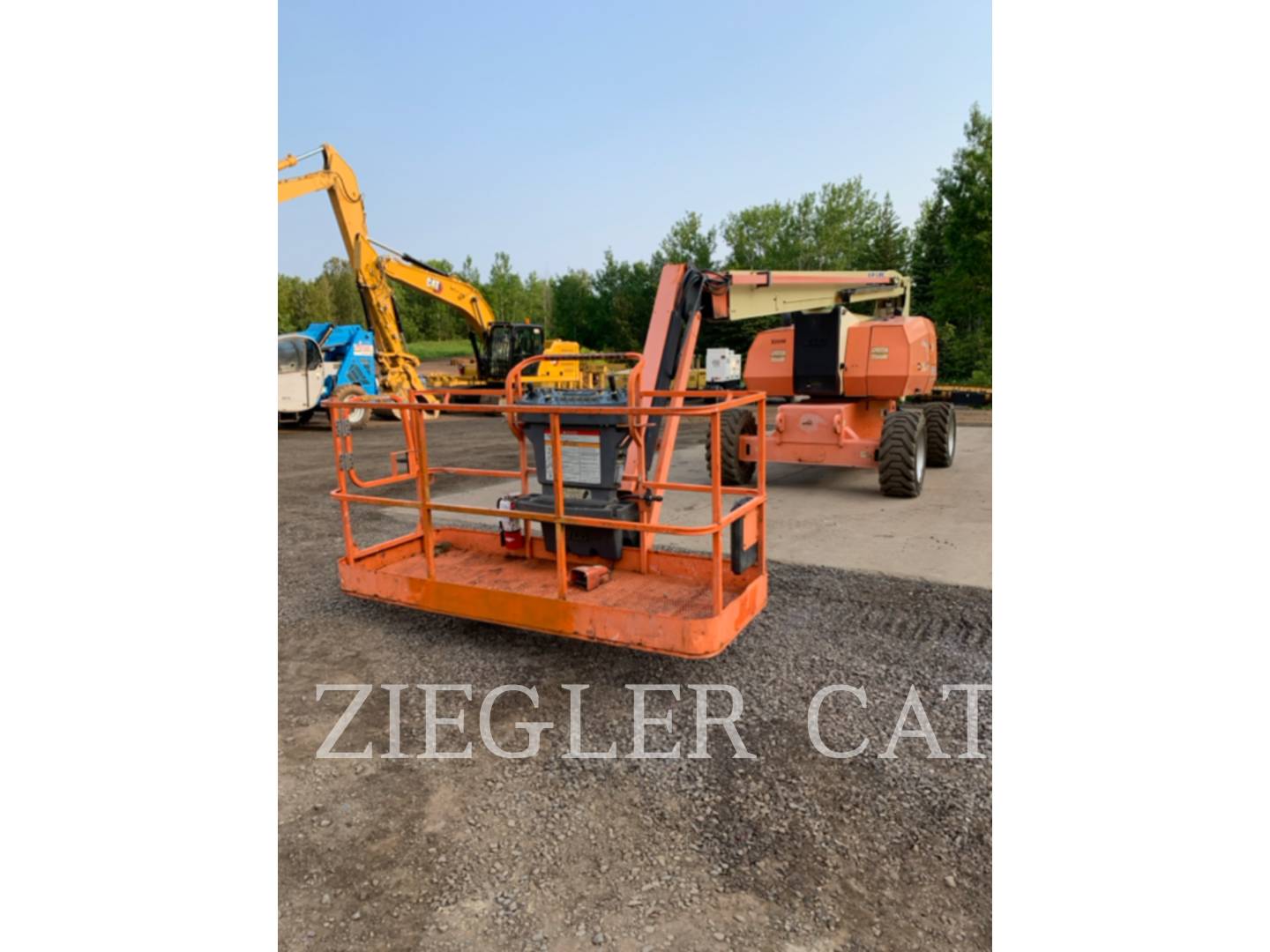 2014 JLG INDUSTRIES, INC. 800AJ